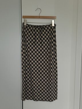 GAP Beige and Black Check Maxi Skirt